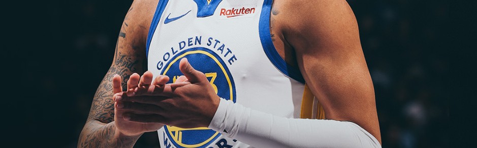 场下双手举天狂欢！库里已5连胜华子 迎里程碑亲承计划出战背靠背