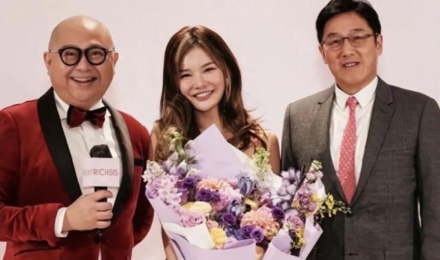 开云首页体验-生4子拿9000万豪宅却痛哭“想要尊重”：这场豪门官宣，谁赢了？