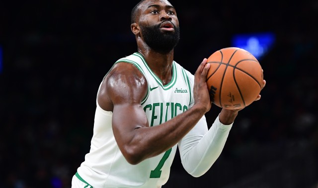 开云首页体验-绿军背靠背客战火箭 杰伦·布朗小概率出战 豪泽西蒙斯等4人缺阵