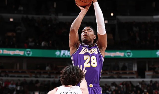 开云首页入口-湖人上一场结束独行侠4连胜，今日又客场终结公牛4连胜